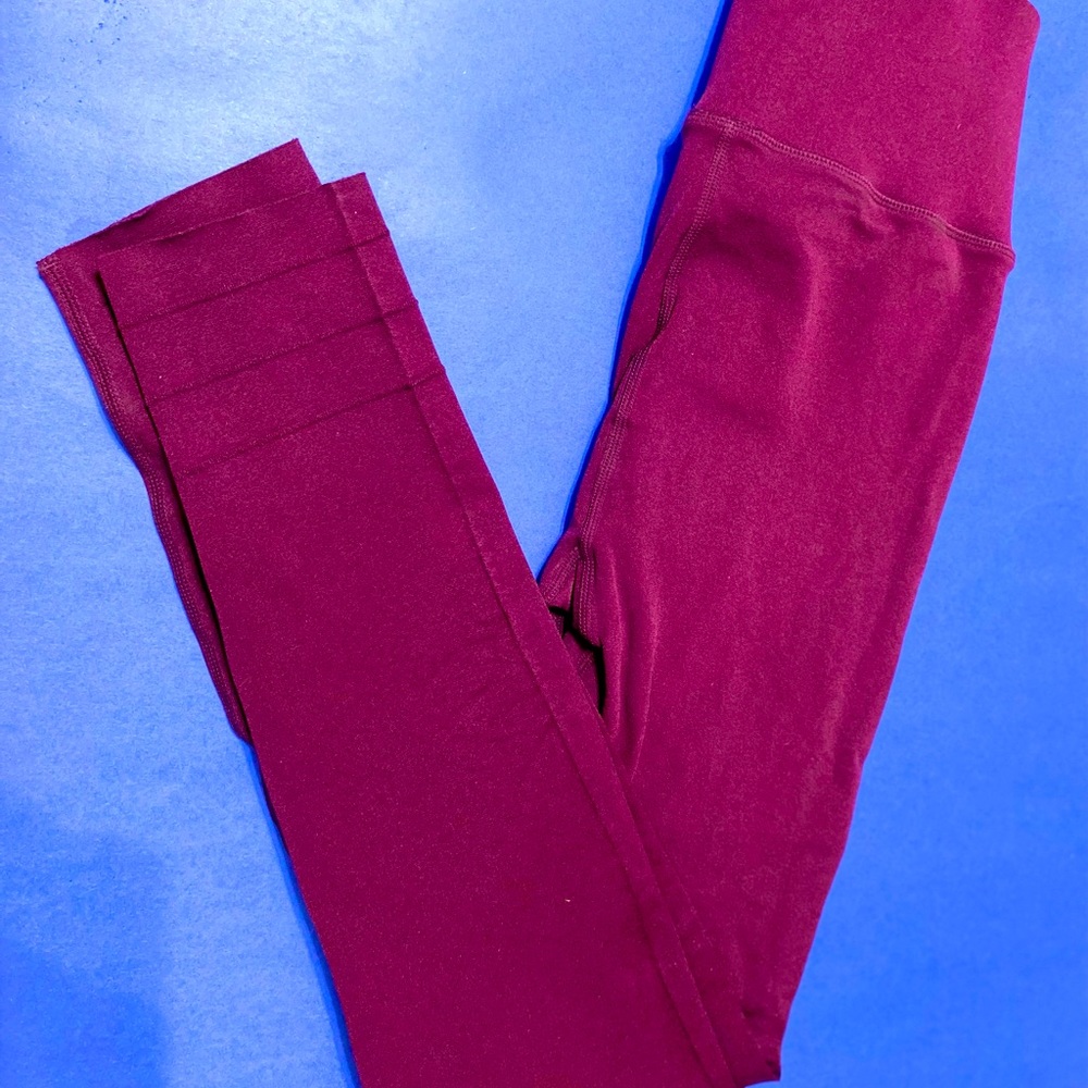 NWT Fabletics High-Waisted Sculpknit Essential Leggings Plum Women SZ L - Picture 1 of 6